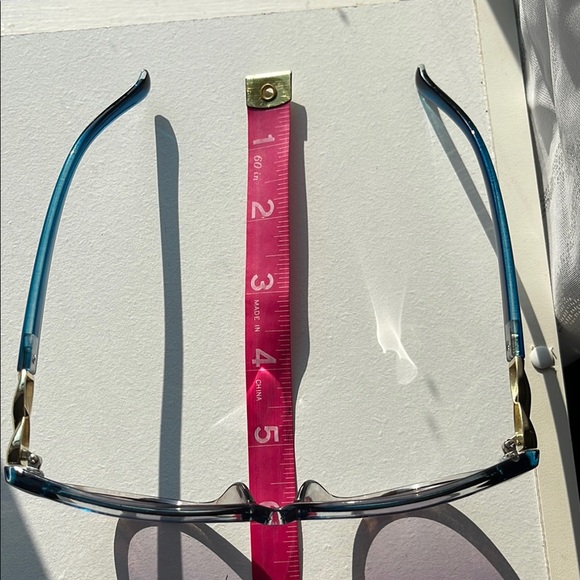 Stylish Blue Sunglasses - Picture 8 of 10